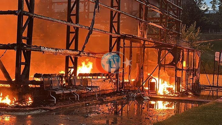 Kastamonu'da Yıldırım Yangını: Jimnastik Salonu Alev Aldı