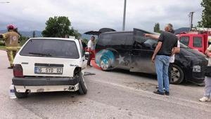 Bursada dəhşətli qəza Mikroavtobusla minik avtomobili toqquşub: 3-ü uşaq olmaqla 9 nəfər yaralanıb, bir mikroavtobus toqquşub.