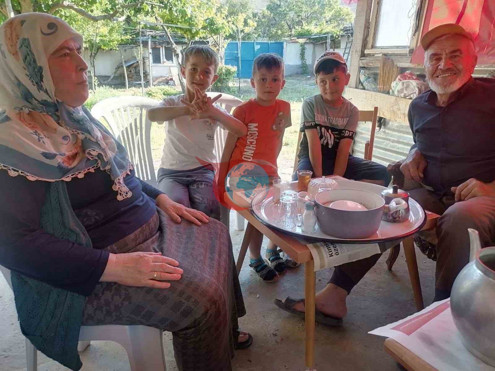 Eskişehir'de Gençlerden Yaşlılara Vefa Dolu Ziyaret