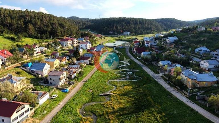 Turkiyada shunday joy borligini juda kam odam biladi. Yozning o'rtalarida pechka yonib ketadi