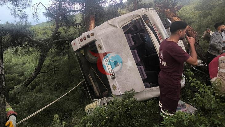 İzmir'de Midibüs Kazası: 22 Tarım İşçisi Yaralandı