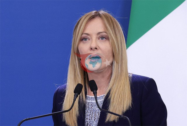 Trup batron Meloniyəm dedi siqareti buraxdım D-8 zirvəsinin maraqlı anları