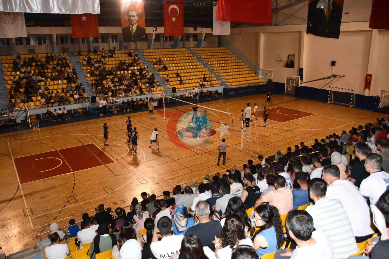 Siverek'te Öğretmenler Arası Voleybol Turnuvası Sonuçlandı