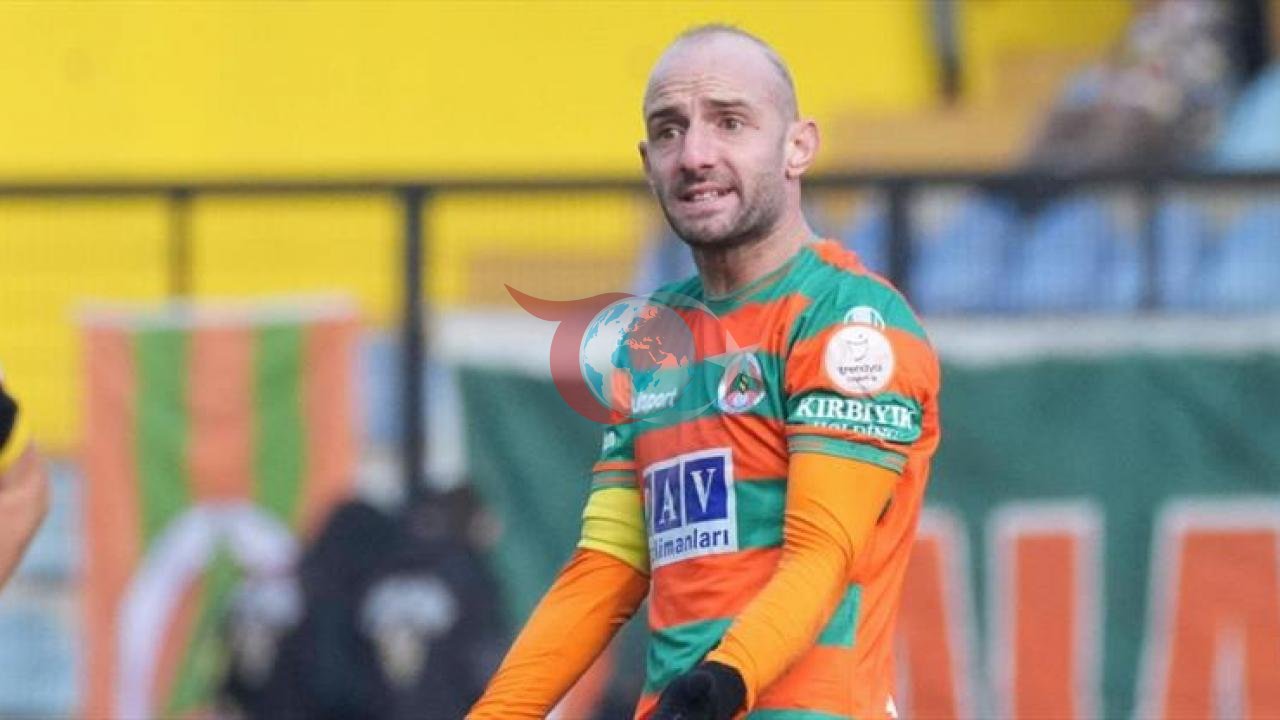 Efecan Karaca 13 Yıl Sonra Alanyaspor'a Veda Etti