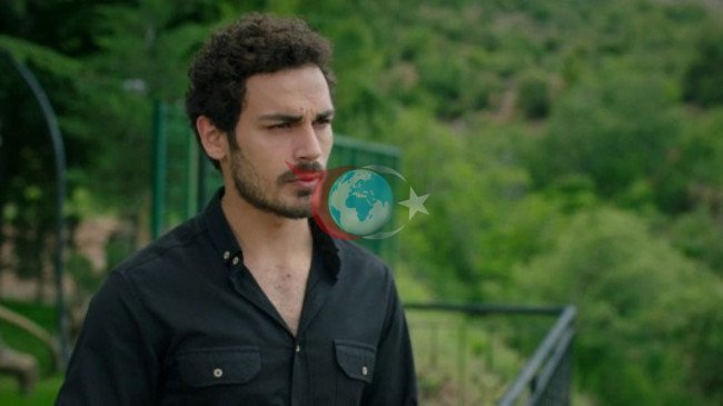 Seti polis basmıştı... TRT'den ünlü oyuncu ile ilgili flaş karar! - Resim : 1