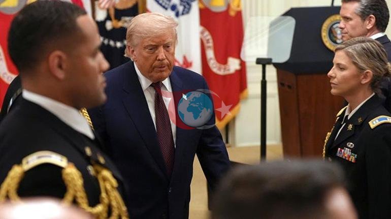 Geljek Garaşyň? </h2> <p> Şeýle wakalar, Trumpyň köpçülige nähili garalmagyna täsir edip biler. Dabara gatnaşan bu ownuk bökdençlikler uly netijelere sebäp bolup biler we Trump geljekdäki wakalarda has seresap bolmaly bolup biler. Netijede, şeýle ýagdaýlaryň Trumpyň abraýyna nähili täsir etjekdigi bilesigelijilik meselesi bolup galýar. </p>
                        </div>

                        <!-- Tags -->
                                                    <div class=