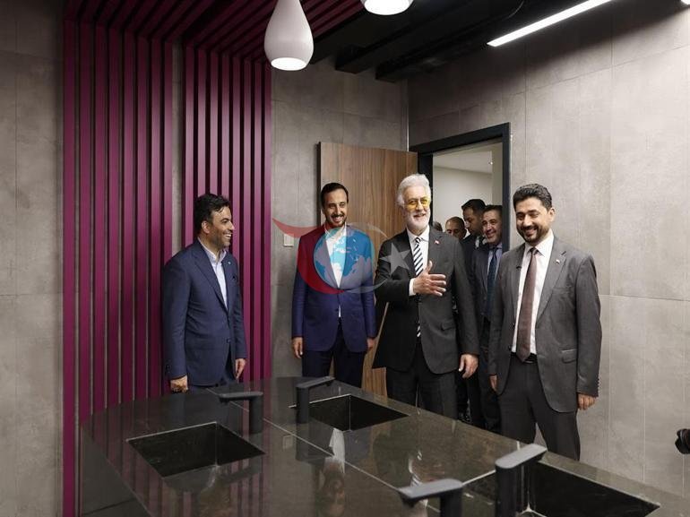 Tamer Karadağlı ‘Alev Alatlı Şehir Kütüphanesi ve Tiyatro Binası’nı ziyaret etti