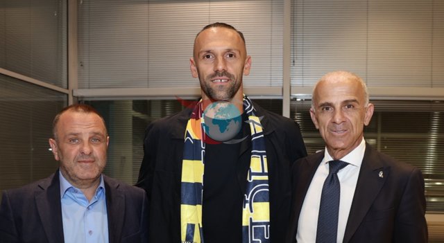 Fenerbahçe peşindeydi! Futbolcunun menajeri İstanbul'a geldi - Resim: 0