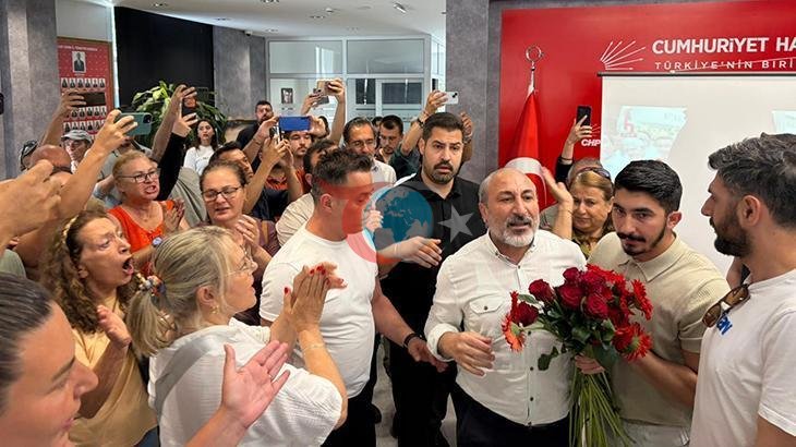 CHP İzmir'de İl Başkanlığı Krizi: Güç Görevden Alındı