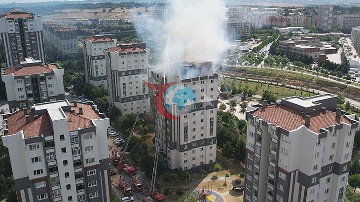Küçükçekmece'de Çatı Yangınına Acil Müdahale