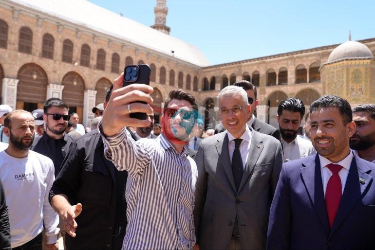 Bakan Memişoğlu, Emevi Camiinde cuma namazını kıldı