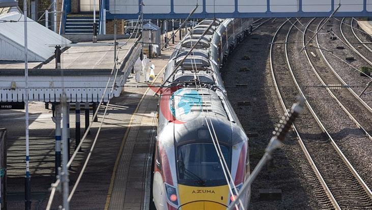 İngiltere'de İki Tren Çarpıştı: Çok Sayıda Yaralı Var