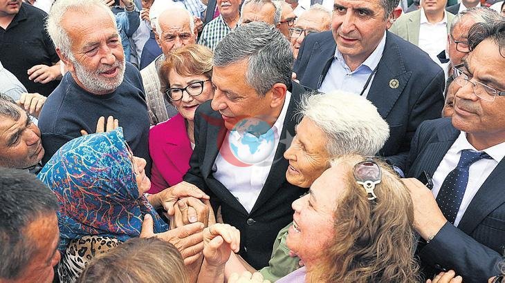 Özgür Özel'den CHP'li İstifalara Çağrı: 'Bekleyin, Birlikte Karar Verelim'