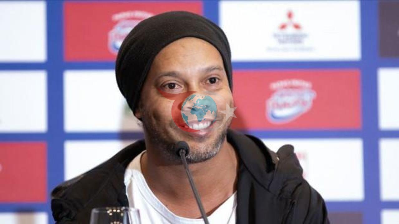 Ronaldinho 46 Yaşında Futbola İtalya'da Dönüyor