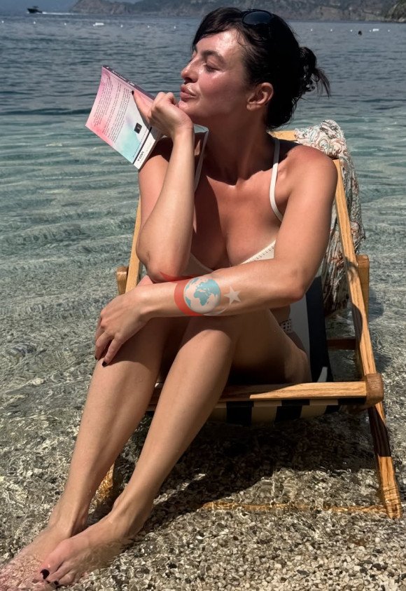 Melis Sezen kendisini 'deniz meleği' ilan etti