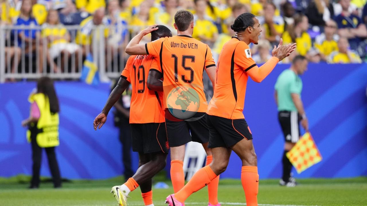 Hollanda, İsveç'i 5-1 Yenerek Grupta Liderliğe Yükseldi