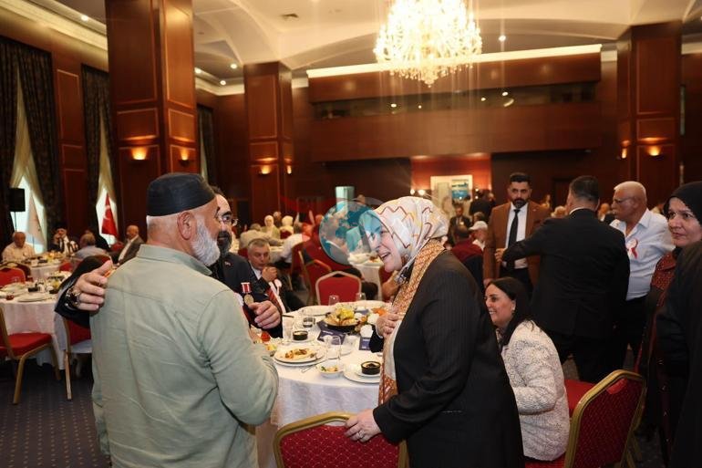 AK Parti Kadın Kolları, şehit babaları ve gazileri ağırladı