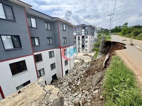 Trabzon'da Gece Yarısı Korkutan Çökme: İstinat Duvarı Yıkıldı