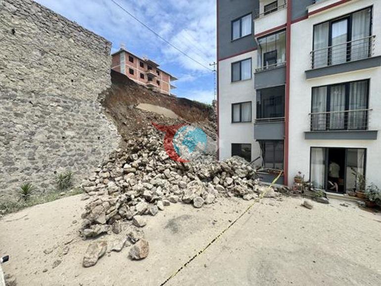 Gecə yarısı böyük təhlükə istinad divarı uçdu, evlərin otaqları torpaqla doldu