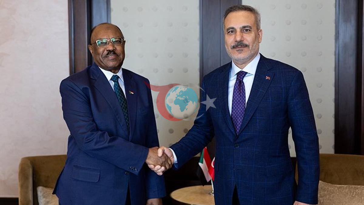 Bakan Fidan ve Sudanlı Mevkidaşı Kahire'de Görüştü