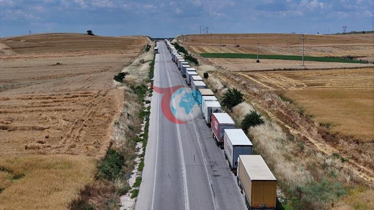Hamzabeyli Sınır Kapısı'nda Tır Yoğunluğu: 23 Kilometrelik Kuyruk