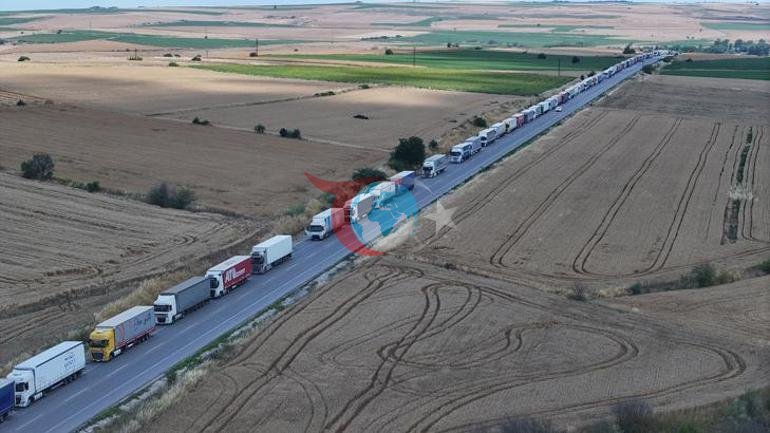 Hamzabeyli Sınır Kapısında 23 kilometrelik tır kuyruğu