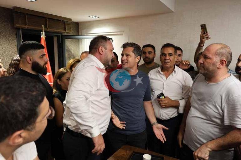 CHP İzmir İl Başkanlığı koltuğuna oturan Gümrükçü: Yakam paçam dağıldı, göğsüm ezildi