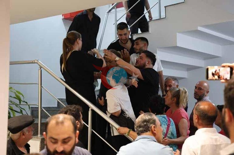 CHP İzmir İl Başçılığının kreslosuna oturan Gümrükçü: Yaxasım və ayağım parçalandı, yüküm əzildi 