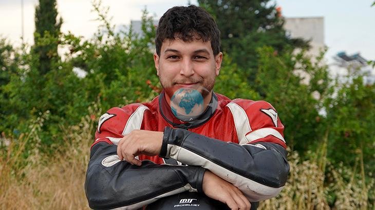 Kaza Sonrası Azimle Başarıyı Yakalayan Genç Adamın Hikayesi
