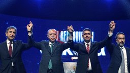 Son dakika... CHP'den istifa eden Haymana Belediye Başkanı Levent Koç AK Parti'ye geçti! Rozetini Cumhurbaşkanı Erdoğan taktı