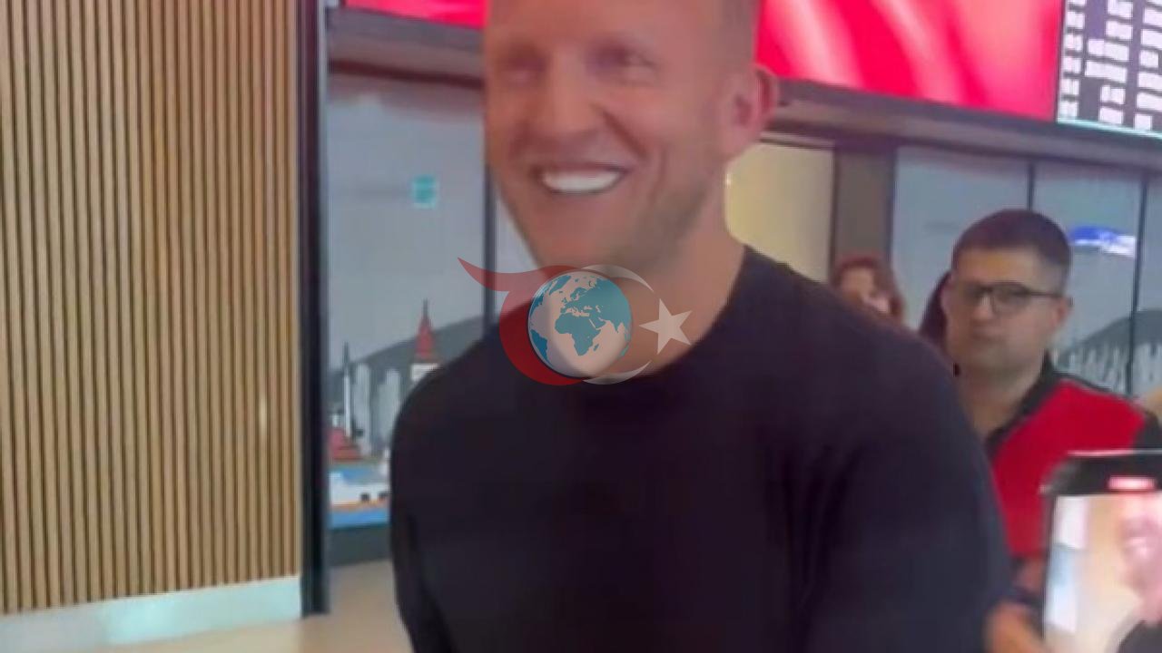 Dirk Kuyt, Fenerbahçe'nin Teknik Ekibine Katıldı