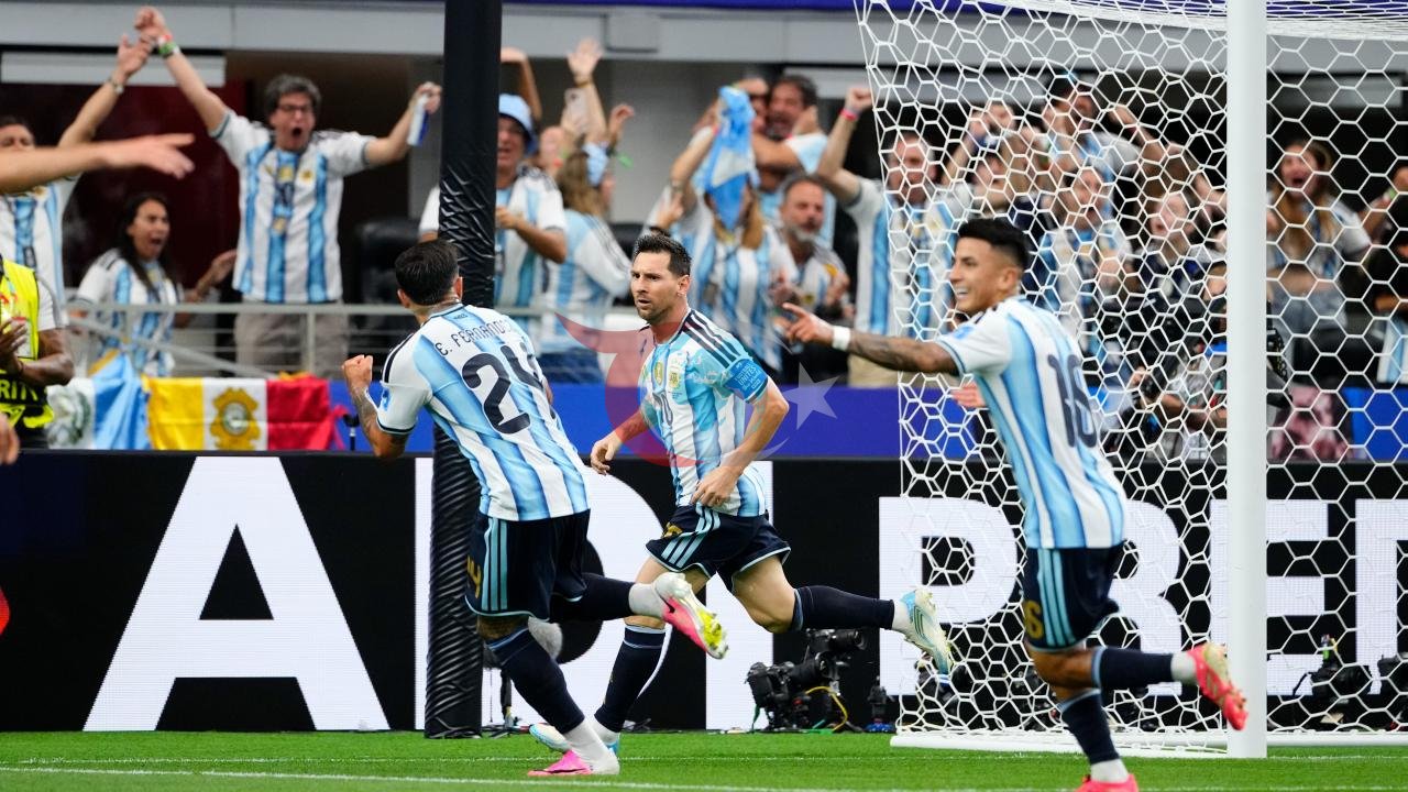 Lionel Messi'nin Golleriyle Arjantin Son 32'de