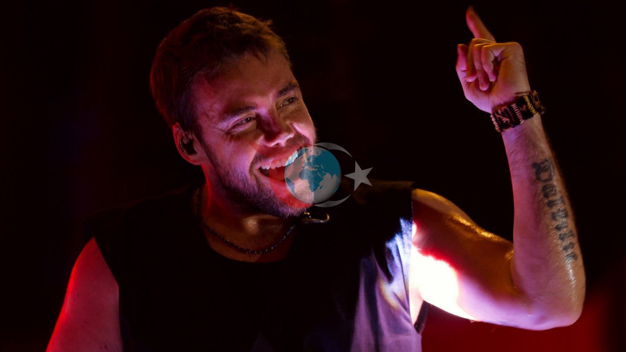 Murat Dalkılıç Çeşme Konserleriyle Hayranlarıyla Buluştu