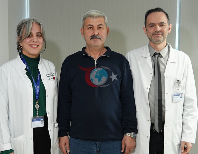 Ürəyi 20 dəfə dayanan xəstənin həyatı dayanıb. 40 dəqiqəlik ürək masajı ilə müşayiət olunur - Şəkil: 0