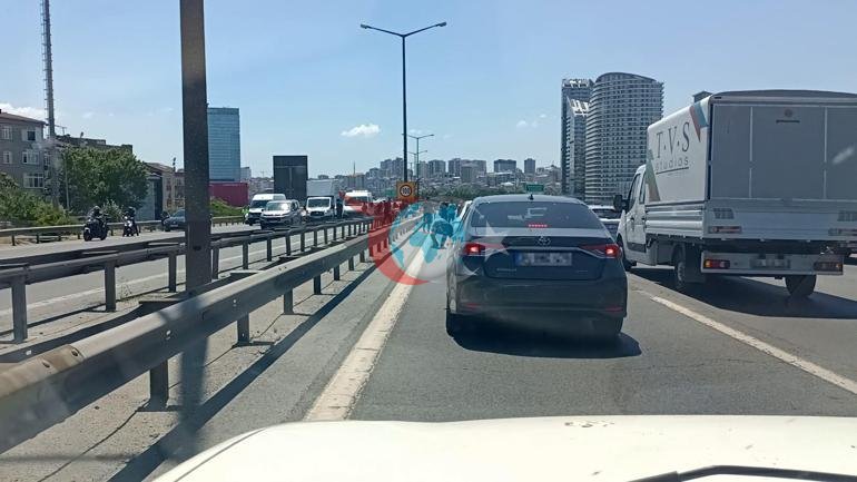 Bağcılar TEM-də birdən pul havaya uçdu. Hamı yolda pul yığdı