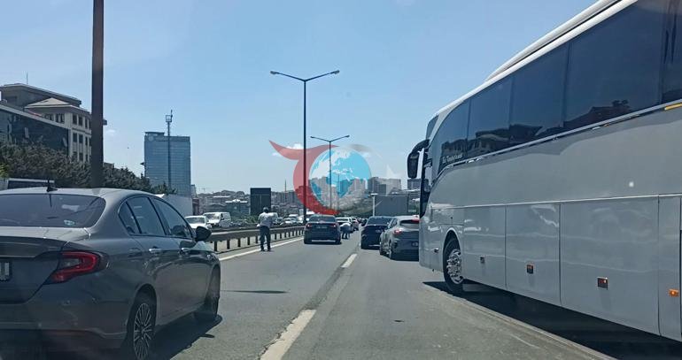 Bağcılar TEM, pullar birdən havada uçdu. Hər kəs yolda pul yığdı