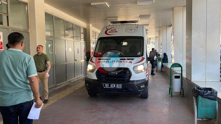 Şanlıurfada feci kaza Çekicinin çarptığı otomobil şarampole uçtu: 1 ölü, 2 yaralı