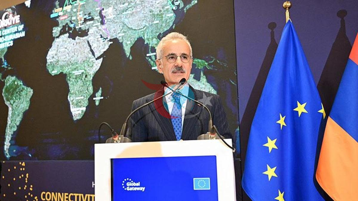 Nazir Uraloğlu Brüsseldə Orta Dəhlizdən danışıb