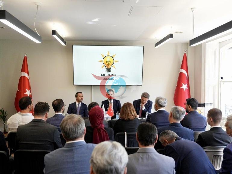 Bakanlar Kurum ve Bayraktar, Londrada AK Parti teşkilatıyla bir araya geldi