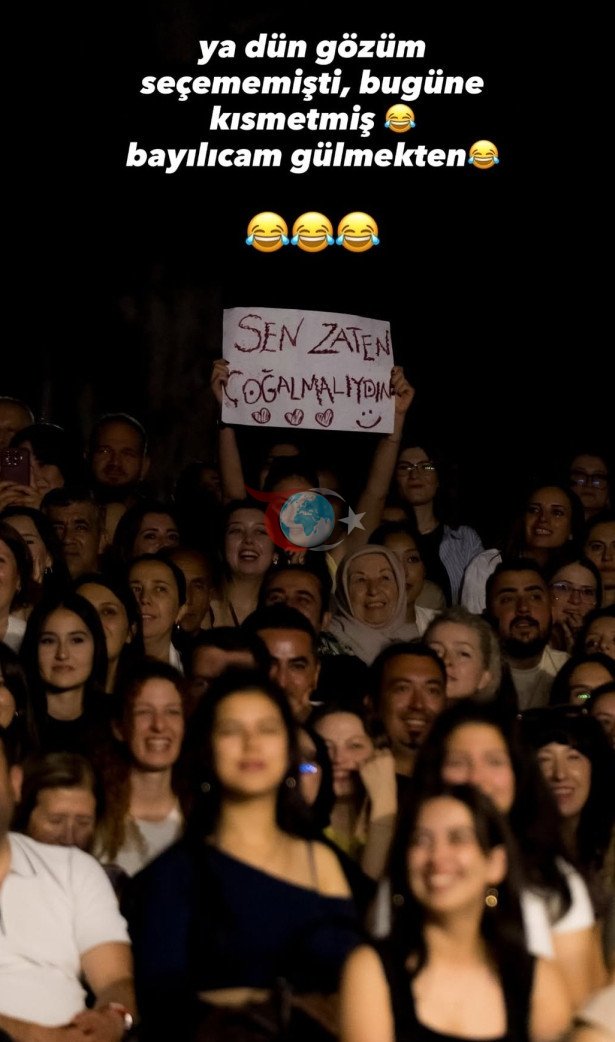 Şahinin hamiləliyi ilə bağlı yazdığı pankart məni güldürdü!