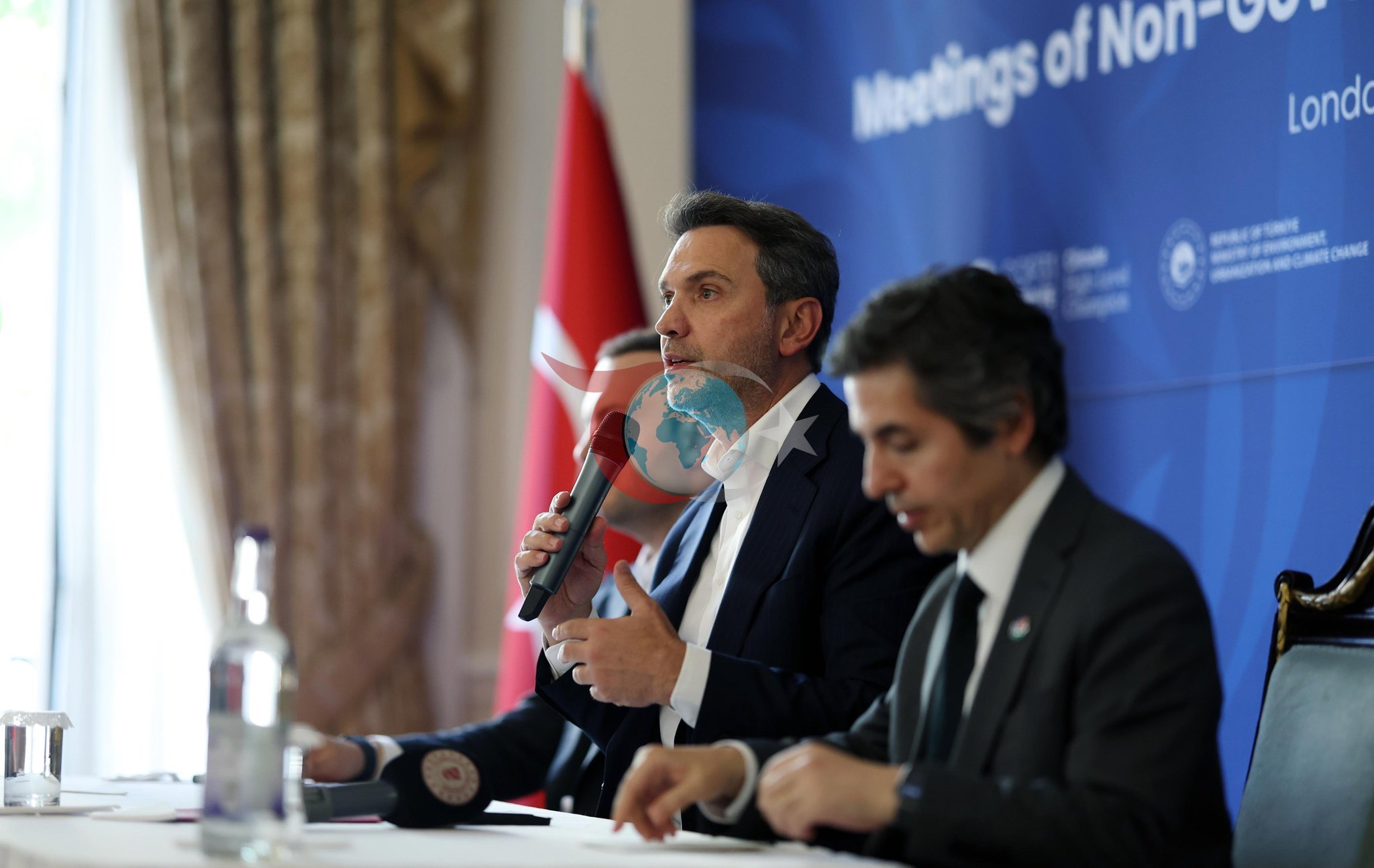 Vazir Bayraktar Londonda nol chiqindilar yig'ilishida ishtirok etdi