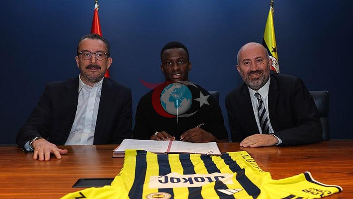 Fenerbahçe'den Amara Diouf'a 5 Yıllık Anlaşma