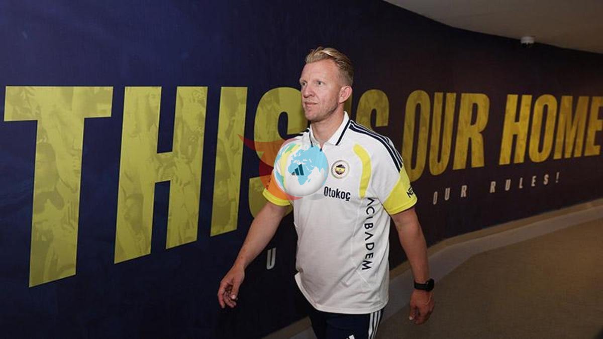 Dirk Kuyt Fenerbahçe'ye Yardımcı Antrenör Olarak Döndü