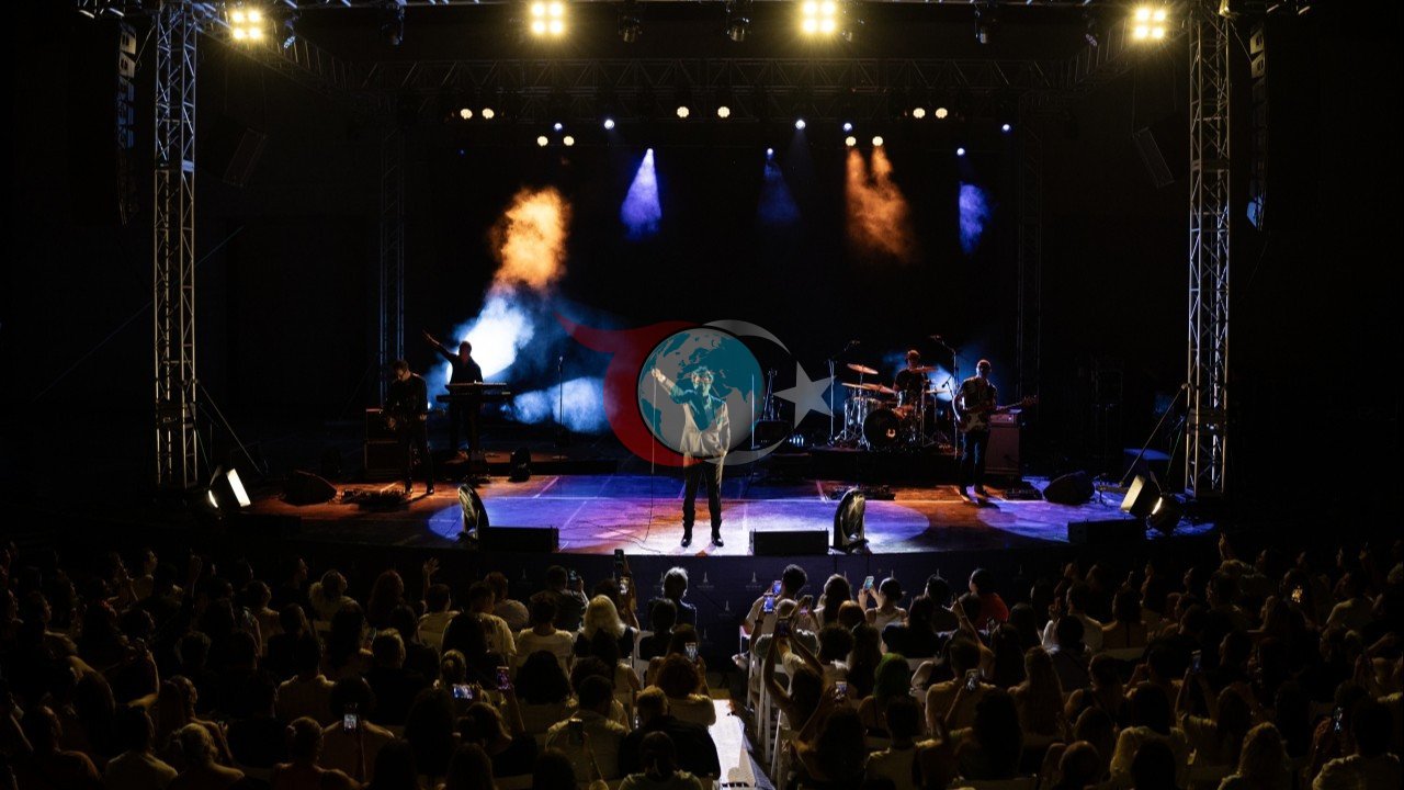 Teoman'ın İzmir Konserinde Unutulmaz Anlar