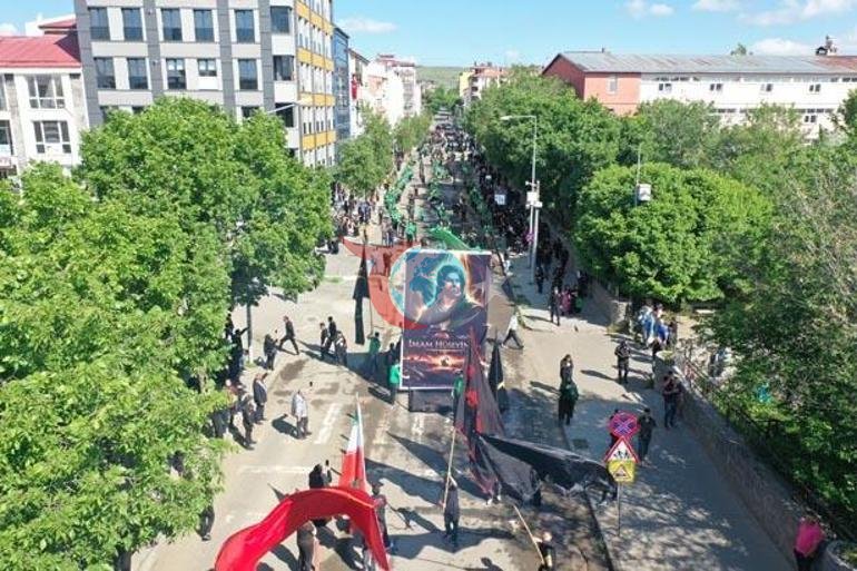 Karbalo uchun ko'z yoshlari: Ayollar qora kiyingan, erkaklar zanjirlangan