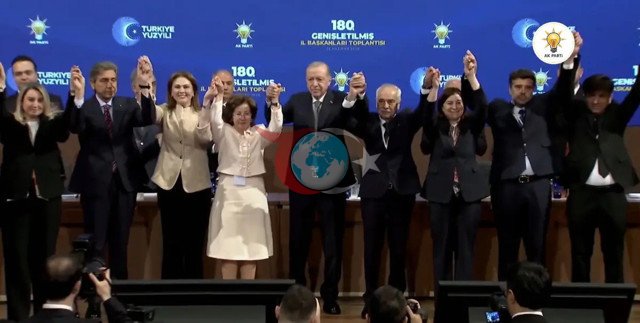 3 belediye başkanı daha resmen AK Parti'ye katıldı! Rozetlerini Erdoğan taktı - Resim: 2
