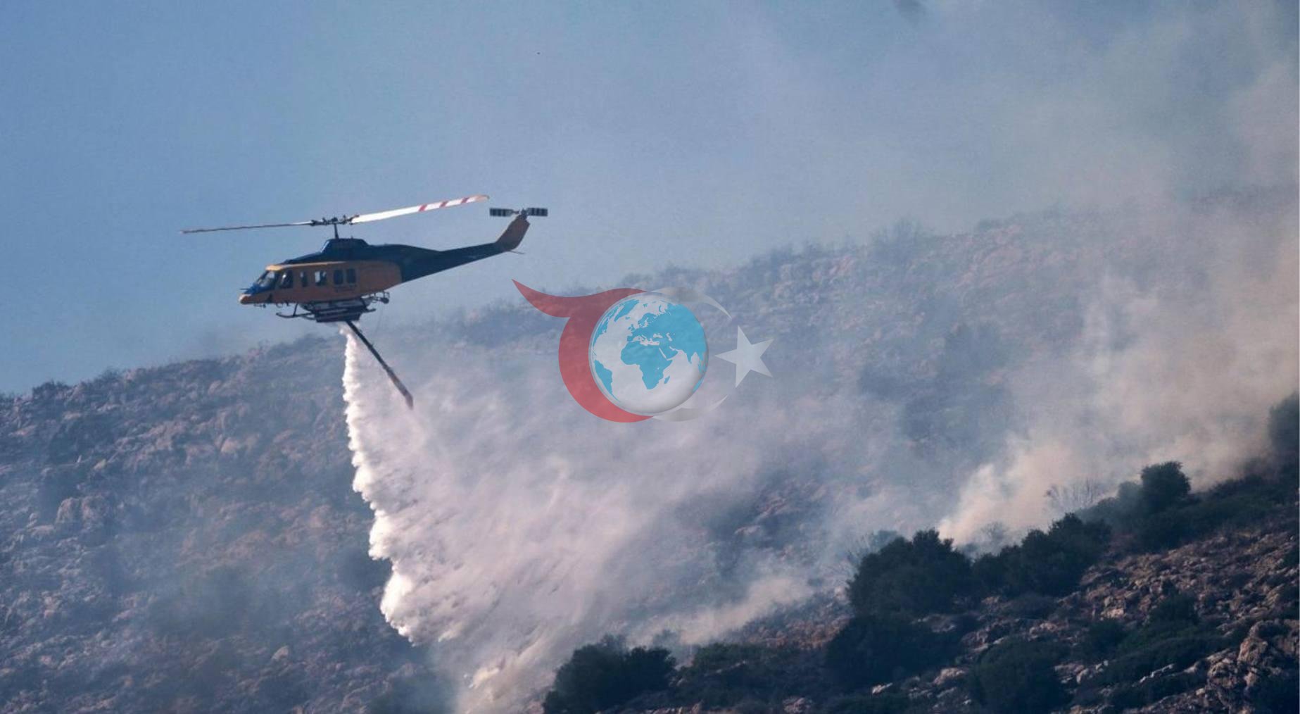 Yunanistan'da Yangın Söndürme Helikopteri Göl Sularına Gömüldü