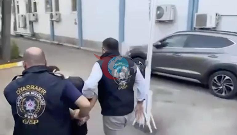 Diyarbakırda peş peşe silahlı saldırı ATM ve iş yerlerini kurşunlayan şüpheliler yakalandı