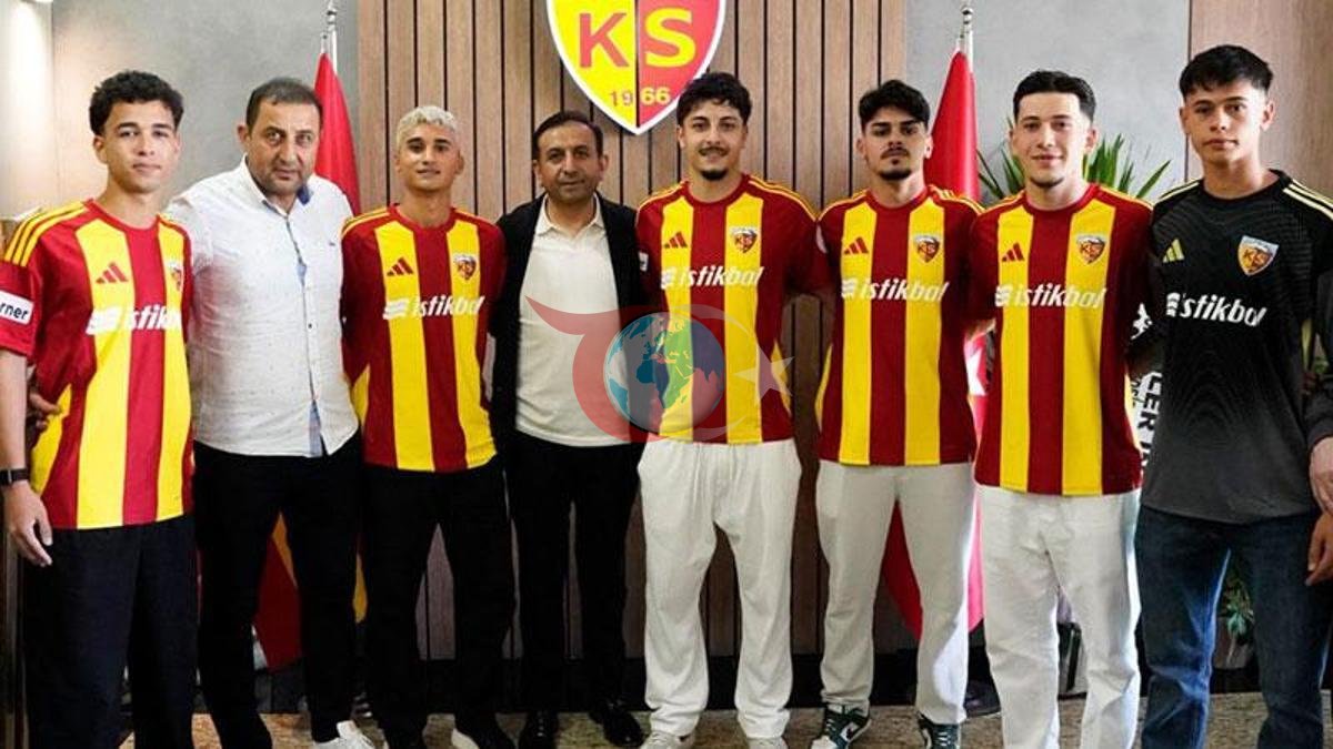 Kayserispor, Genç Yeteneklerle Profesyonel Sözleşme İmzaladı