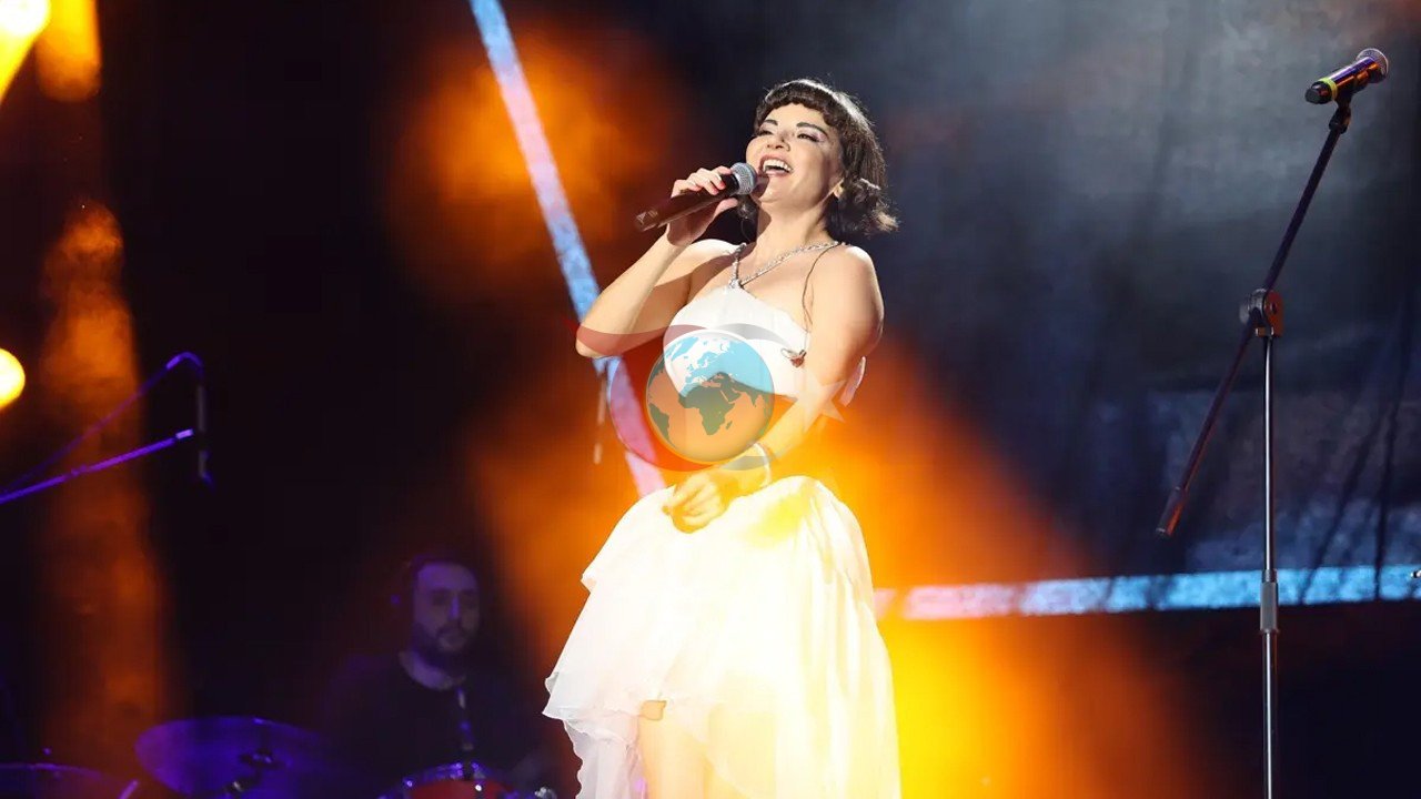 Göksel'den Harbiye Konserinde Samimi Açıklamalar